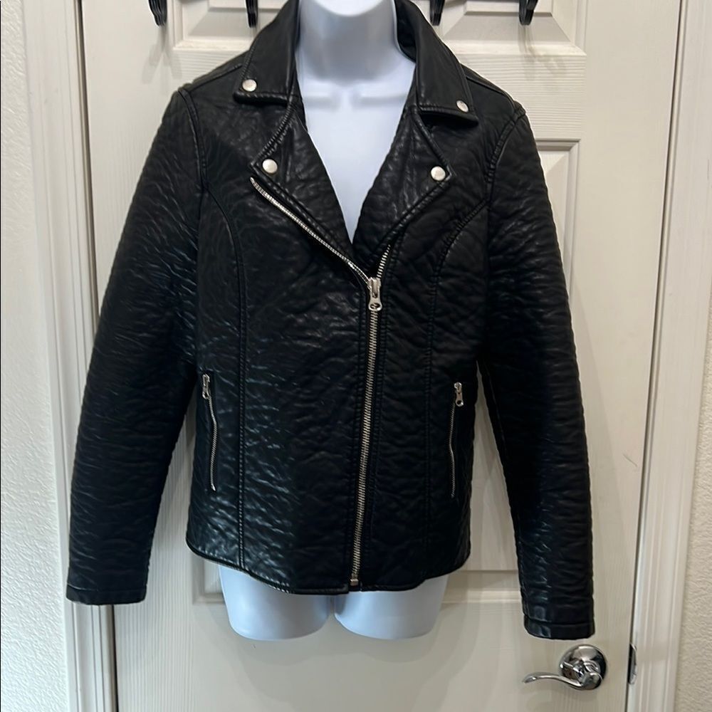JustFab Black Textured Faux Leather Look Motorcycle Jacket Sz Medium Silver